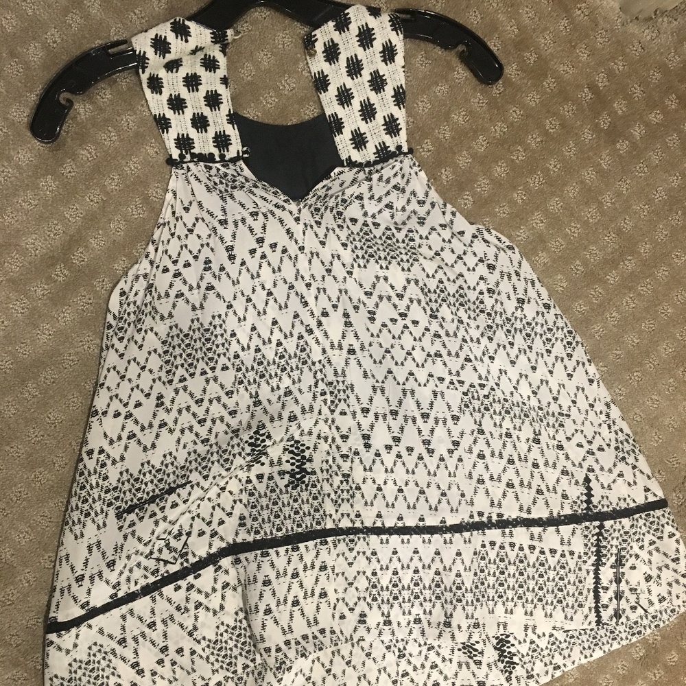 Patterned Top - Picture 2 of 3